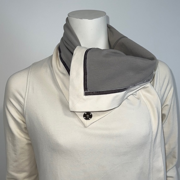 LULULEMON Savasana Wrap Jacket - Picture 2 of 7